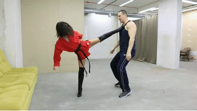 Tiffany proves her superiority in martial arts Tiffany proves her superiority in martial arts